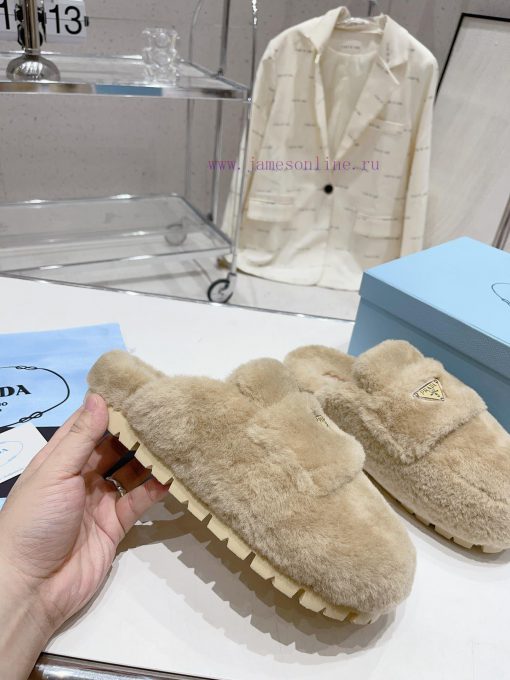 Prada's autumn/winter 23 fur slippers collection is great for every style and color of the oj8qa1fze - Image 6