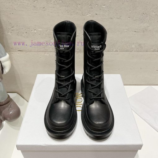 Top tierDior's latest fashion show for autumn and winter in 2023, featuring the Chelsea highz05lt1a7