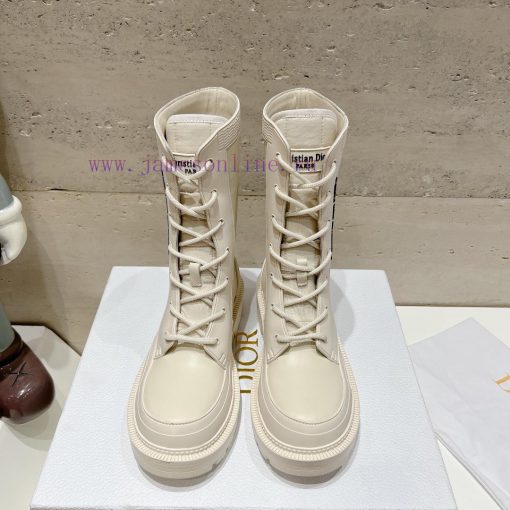 Top tierDior's latest fashion show for autumn and winter in 2023, featuring the Chelsea high7e3s6akj - Image 2