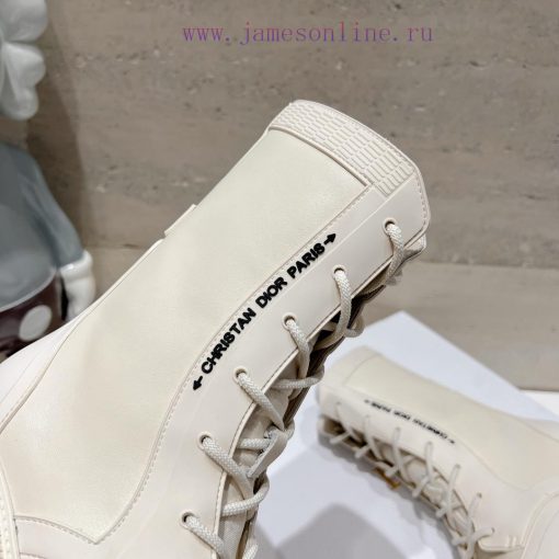 Top tierDior's latest fashion show for autumn and winter in 2023, featuring the Chelsea high7e3s6akj - Image 9