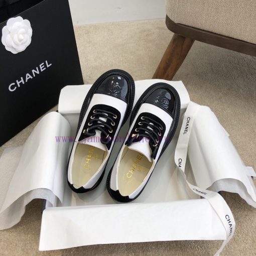 Chanel autumn and winter new lace up panda color retro loafers/Martin boots full of textureP5xw1zf48 - Image 4