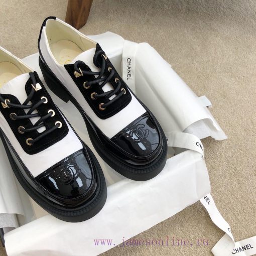 Chanel autumn and winter new lace up panda color retro loafers/Martin boots full of textureP5xw1zf48 - Image 8