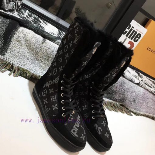 Classic and popular LOUIS VUITTON Louis Vuitton new color launch fabric LV embossed A-level 216o29kr