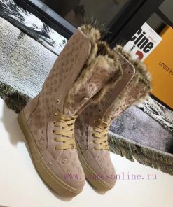 Classic and popular LOUIS VUITTON Louis Vuitton new color launch fabric LV embossed A-level qc6e5p9v