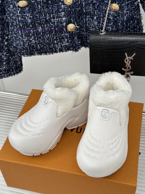 Donkey Shark Shark 🦈 23S autumn and winter new products, casual sports dad hole hairy shoesR8nh9ctds - Image 3