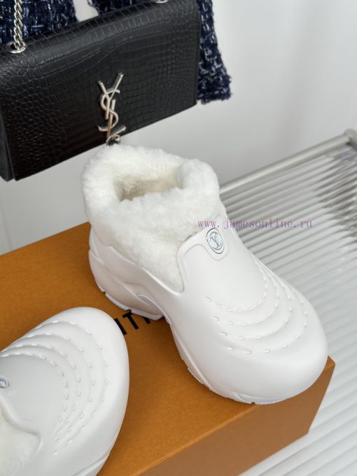Donkey Shark Shark 🦈 23S autumn and winter new products, casual sports dad hole hairy shoesR8nh9ctds - Image 6