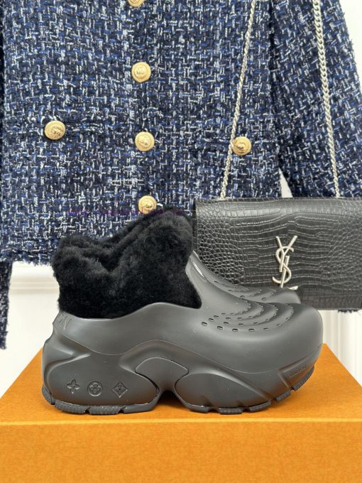 Donkey Shark Shark 🦈 23S autumn and winter new products, casual sports dad hole hairy shoesR9o78oydo