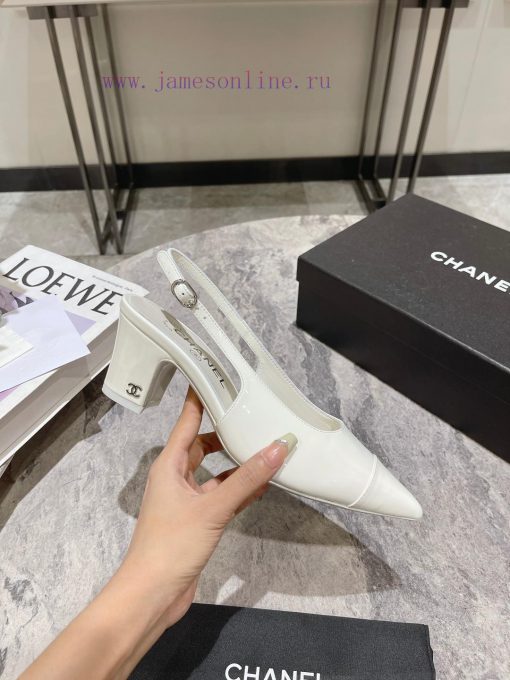 Chanel's 2024 early spring new pointed and thick heeled sandalsChanel 2024 Chanel C's latest2i37vi1l - Image 2