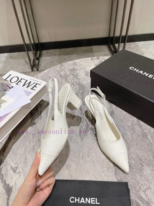 Chanel's 2024 early spring new pointed and thick heeled sandalsChanel 2024 Chanel C's latest2i37vi1l - Image 3