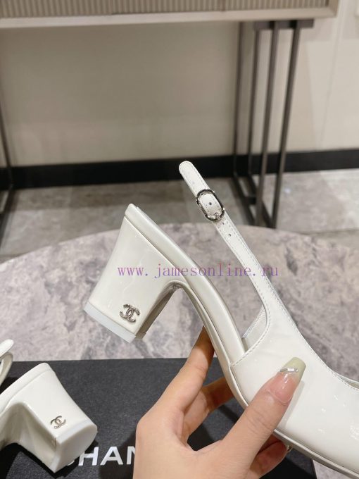 Chanel's 2024 early spring new pointed and thick heeled sandalsChanel 2024 Chanel C's latest2i37vi1l - Image 10