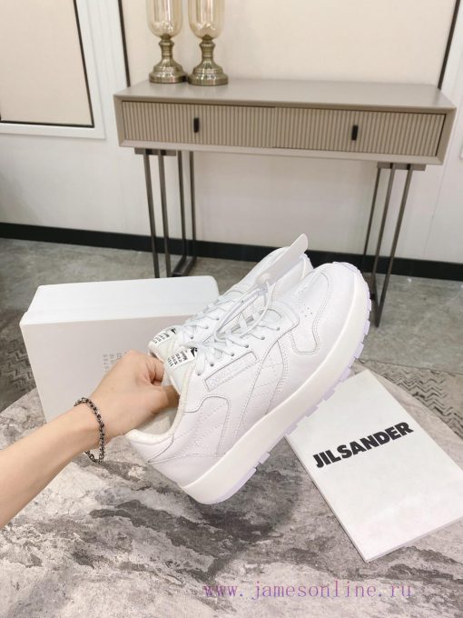 Top tierPaired with socks, Maison Mar * giela Reebok collaborates on the MM6 split toe shoesx4eq25xu - Image 3