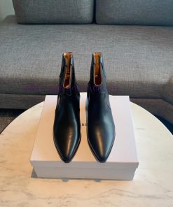 ISABEL MARANT Western Cowboy Short Boots are a simple and versatile material with a top laye9t53p1lp