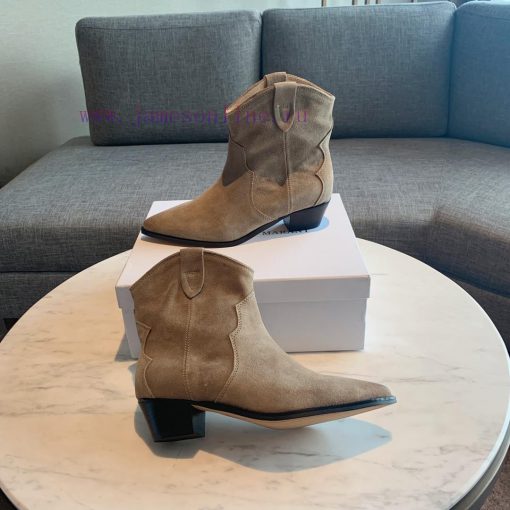 ISABEL MARANT Western Cowboy Short Boots are a simple and versatile material with a top layezl4aeoz9 - Image 10