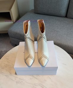 ISABEL MARANT rivet short boots are a simple and versatile material with a top layer of calfb5iyp45g