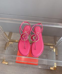 Ren Caovell's new rhinestone sunflower clip toe sandals always exude a fairy like aura. The 99fex03h