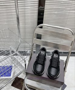Couple styleValentino V Home 2023 New Casual Air Cushion Dad Shoes Couple Sports ShoesThe orysag9uyg