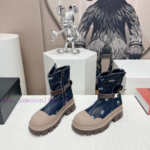 Top tierChanel Chanel 2023 vs Autumn/Winter New Boot CollectionRound toe thick soled short b8a7qzowr - Image 4