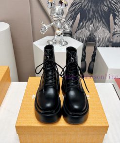 Top tierNakewolf 23vs Autumn Latest Show Hate Tian Gao Waterproof Platform Fashion Boot Colla04iwwf7