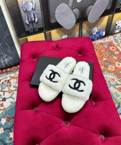 ️  𝐂𝐇𝐀𝐍𝐄𝐋 23 Autumn/Winter New Style Hairy One Word Drag Wearing Style This one word drag isfkfjrf1b