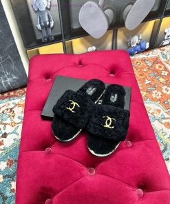 ️  𝐂𝐇𝐀𝐍𝐄𝐋 23 Autumn/Winter New Style Hairy One Word Drag Wearing Style This one word drag iswrc4j2vd