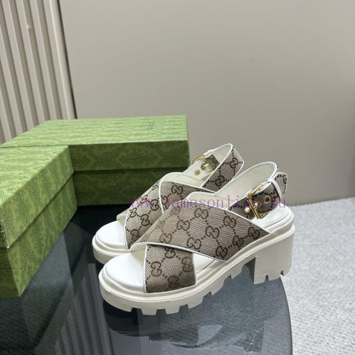 Gucci's new autumn and winter cross sandals are a must-have for trendsetters. They are simplfwhmaysa - Image 2