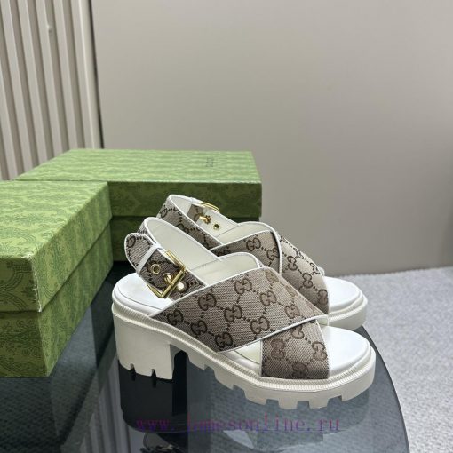 Gucci's new autumn and winter cross sandals are a must-have for trendsetters. They are simplfwhmaysa - Image 3