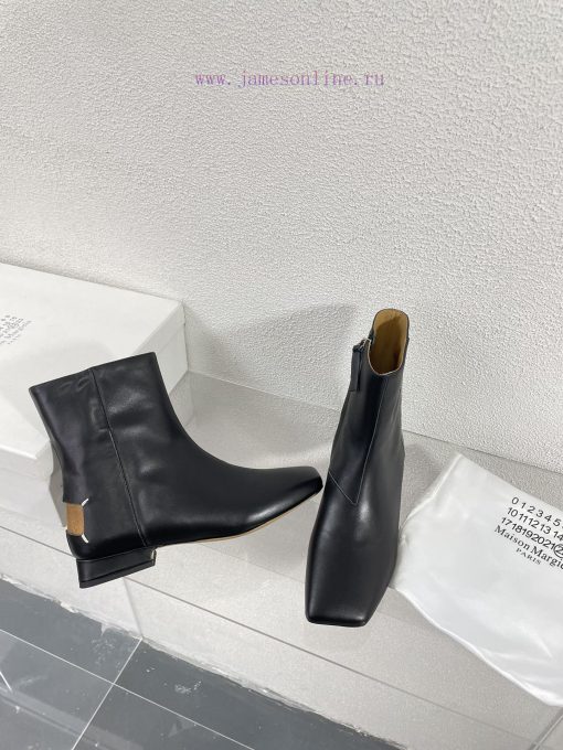 Margiela, a 2cm short heel square toe shoe with a retro vibeBlack cowhide short and retro elschypz4p - Image 7
