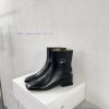 Margiela, a 2cm short heel square toe shoe with a retro vibeBlack cowhide short and retro el9g18jwwa