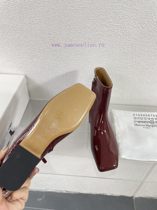 Margiela, a 2cm short heel square toe shoe with a retro vibeBlack cowhide short and retro elm0im2i83 - Image 8