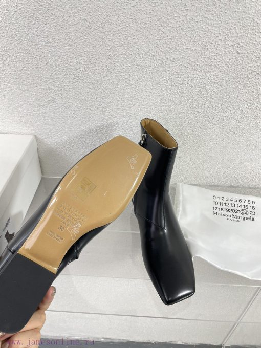 Margiela, a 2cm short heel square toe shoe with a retro vibeBlack cowhide short and retro el9g18jwwa - Image 8