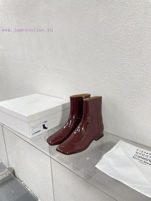 Margiela, a 2cm short heel square toe shoe with a retro vibeBlack cowhide short and retro elm0im2i83 - Image 9