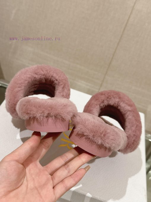 Hair pads are flat and pink in color-23Ss Autumn/Winter New Dior One Word Hairy Slippers Colnw3w0y30 - Image 9