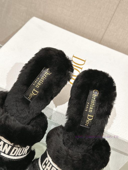 Hair pads are flat and black in color-23Ss Autumn/Winter New Dior One Word Hairy Slippers Coqsa67ce4 - Image 7