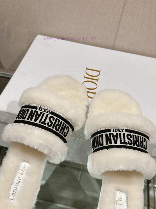 Hair pads are flat and white in color-23Ss Autumn/Winter New Dior One Word Hairy Slippers Co6vx3y4yf - Image 7