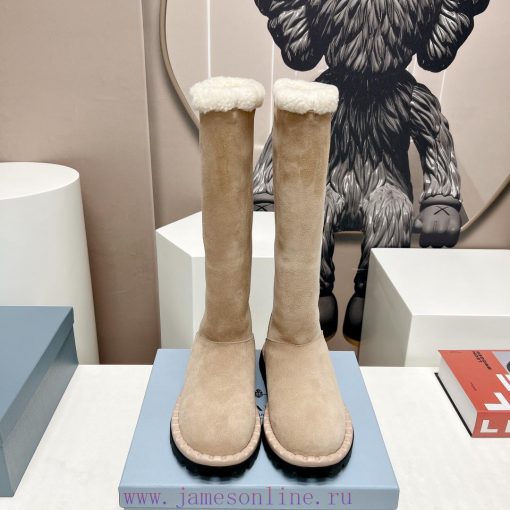 Top tierPrada 23vs Autumn/Winter Latest Explosive SeriesRound headed triangular snow bootsNufx9xlj8p