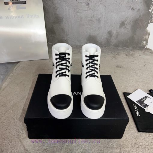 Chanel | Chanel's new classic black and white thick sole, chain double C fashionable short bwwecmnd8 - Image 2