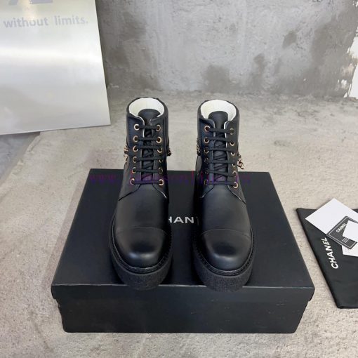 Chanel | Chanel's new classic black and white thick sole, chain double C fashionable short bchuaj9zp