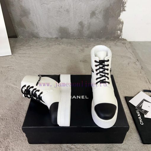 Chanel | Chanel's new classic black and white thick sole, chain double C fashionable short bwwecmnd8 - Image 5
