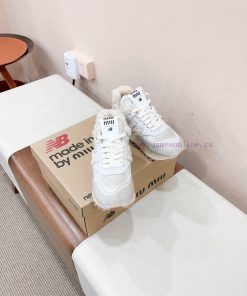 𝐌𝐢𝐮𝐦𝐢𝐱𝐧𝐞𝐰𝐁𝐚𝐥𝐚𝐧𝐜 Certified 𝟐𝟎𝟐𝟐𝟑𝙨𝐧𝐞𝐰Miumi * new thick soled teddy fur full wool inner shoes, eueeqb3r