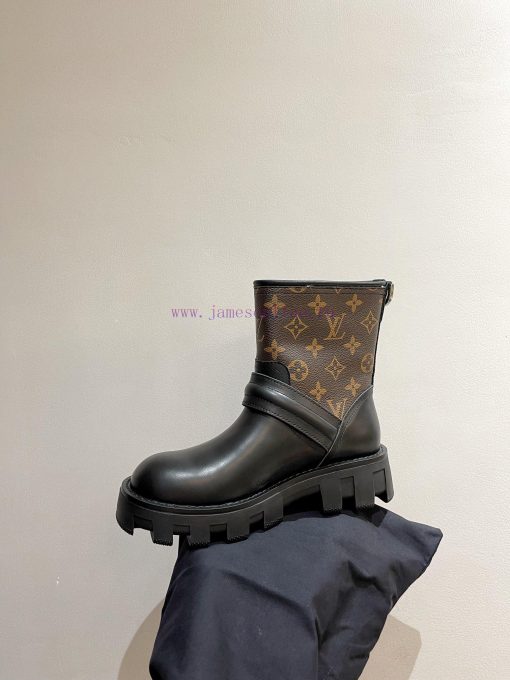 LV's latest popular short boots for autumn and winter are concise and practical, with a boldvz11x1j5 - Image 9