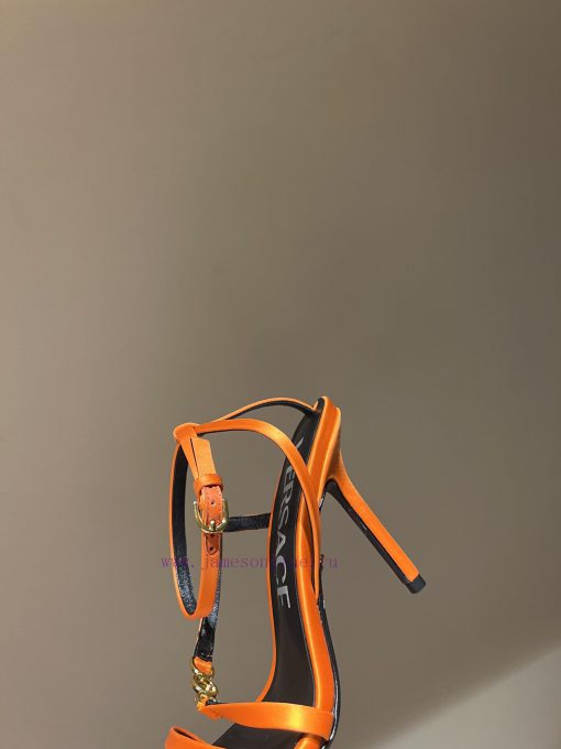 The most2023/fW/Versace: The Perfect Interpretation of Medusa|Very rich Italian style pairedfzf7ut0l - Image 7