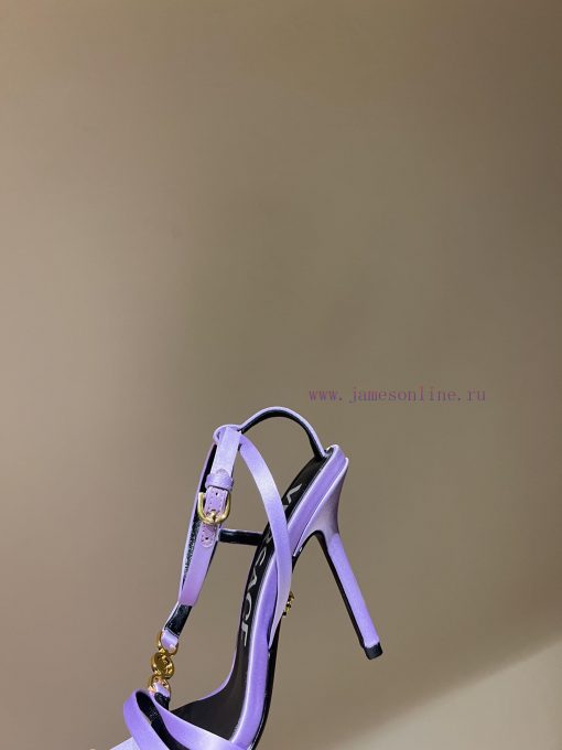 The most2023/fW/Versace: The Perfect Interpretation of Medusa|Very rich Italian style paired3dc6rw85 - Image 7