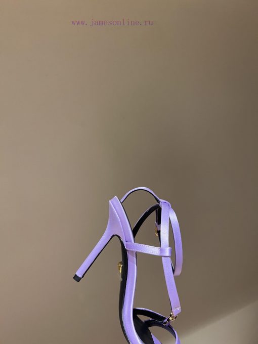 The most2023/fW/Versace: The Perfect Interpretation of Medusa|Very rich Italian style paired3dc6rw85 - Image 8