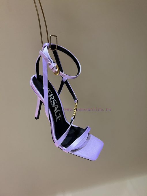 The most2023/fW/Versace: The Perfect Interpretation of Medusa|Very rich Italian style paired3dc6rw85 - Image 9