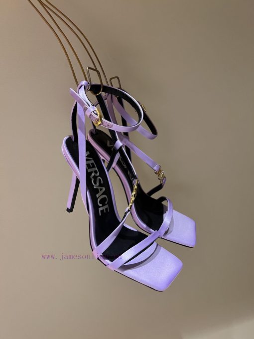 The most2023/fW/Versace: The Perfect Interpretation of Medusa|Very rich Italian style paired3dc6rw85 - Image 10