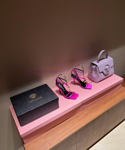 The most2023/fW/Versace: The Perfect Interpretation of Medusa|Very rich Italian style pairedxm4lusdp