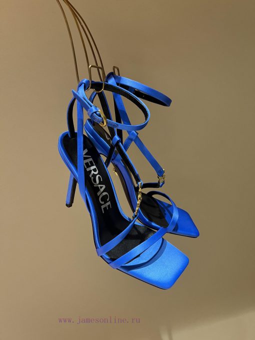 The most2023/fW/Versace: The Perfect Interpretation of Medusa|Very rich Italian style paireds6klhuzl - Image 10
