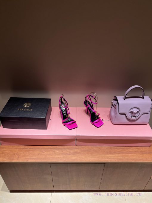 The most2023/fW/Versace: The Perfect Interpretation of Medusa|Very rich Italian style pairedxm4lusdp - Image 3