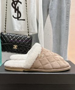 Chanel Baotou Teddy Hairy SlippersEvery autumn and winter, fur slippers are an essential ite0fz9gi98
