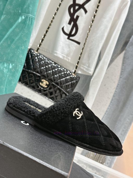 Chanel Baotou Teddy Hairy SlippersEvery autumn and winter, fur slippers are an essential iteap2b1u5j - Image 2